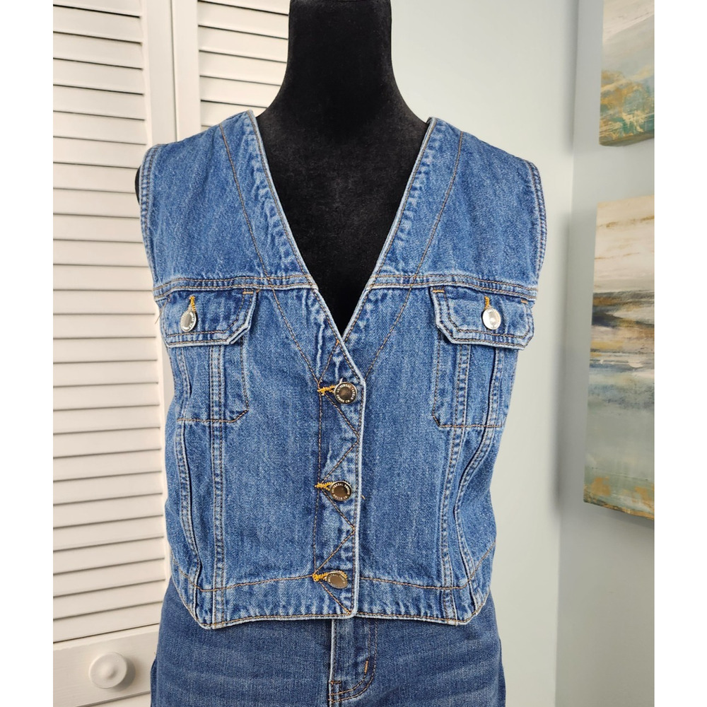 Universal Thread Denim Vest Large - image 1